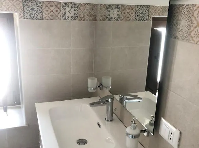 La Casa Del Borgo 3* ペトラリーア・ソプラーナ