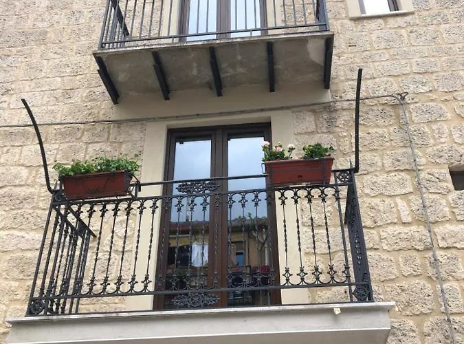 La Casa Del Borgo 3* ペトラリーア・ソプラーナ